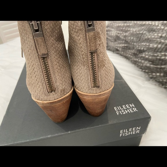 Eileen Fisher Basket Weave Print Leather Booties - Picture 5 of 6